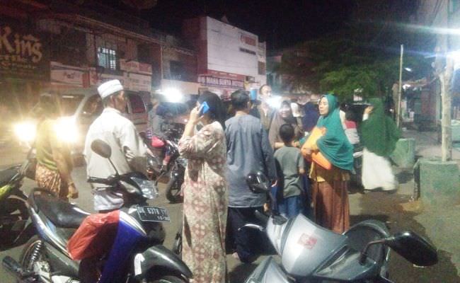 takut-isu-tsunami-warga-seririt-kalangkabut-mengungsi-jauhi-pesisir