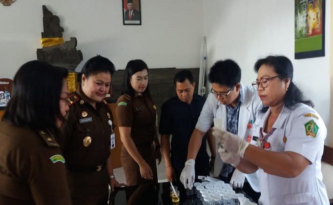 tes-urine-mendadak-pegawai-kejaksaan-negeri-jembrana-terkaget-kaget