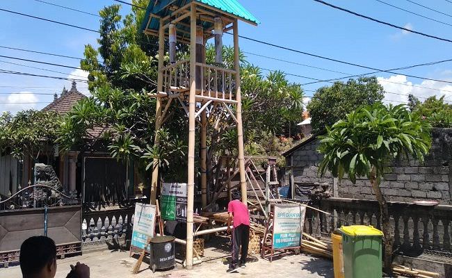 unik-satu-satunya-di-bali-bale-kulkul-berbahan-bambu-di-gianyar