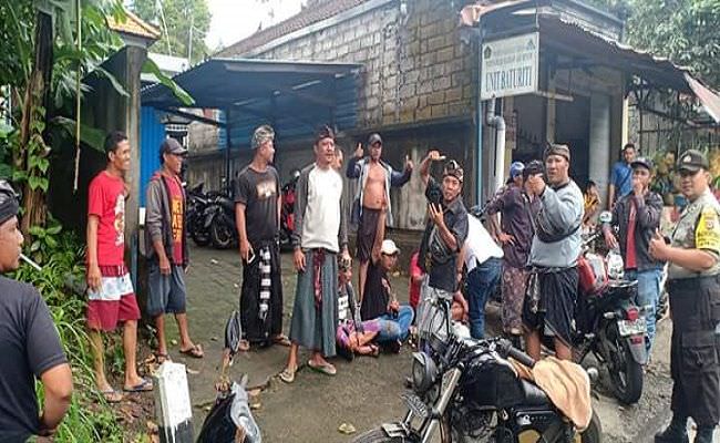 kesal-air-terus-ngadat-warga-luwus-geruduk-pdam-tabanan
