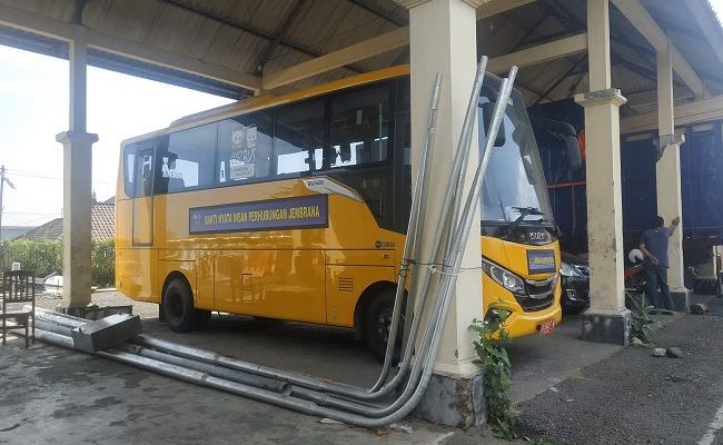 proyek-mubazir-bus-bantuan-kemenhub-setahun-dibiarkan-mangkrak