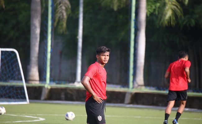 irfan-jauhari-naik-kelas-resmi-diikat-tim-senior-selama-tiga-musim
