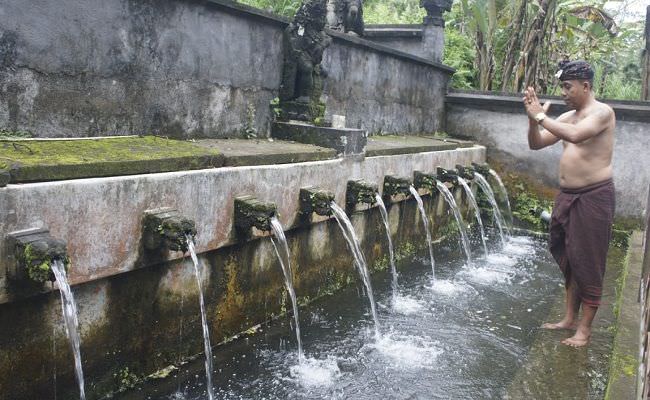 tiap-pancuran-miliki-manfaat-berbeda-bisa-sembuhkan-beragam-penyakit
