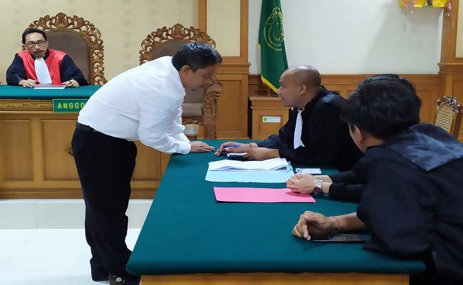 tilep-dana-nasabah-setengah-miliar-lebih-ketua-lpd-gerokgak-diadili