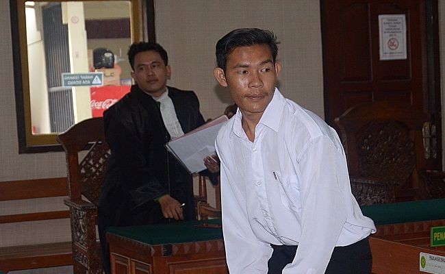 bunuh-istri-gara-gara-postingan-di-fb-gede-ariasta-diganjar-8-tahun