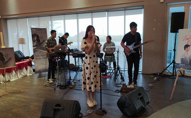 jadi-penyanyi-wanita-solo-terbaik-anggis-rilis-lagu-tutup-hati