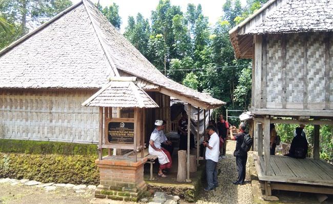 tersisa-32-bangunan-atap-dari-bambu-diusulkan-jadi-cagar-budaya