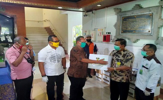 kementerian-lhk-salurkan-bantuan-suplemen-yang-di-beli-dari-petani