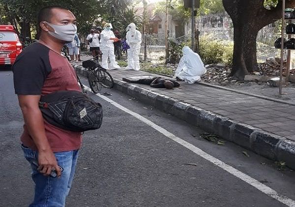 muntah-lalu-tergeletak-di-trotoar-dikira-korban-coronaternyata-mabuk