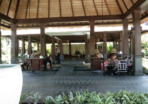 sempat-ditolak-warga-sengkidu-karantina-21-pmi-dijaga-ketat-tnipolri