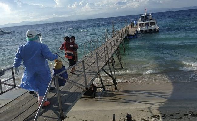 viral-badan-panas-tinggi-boat-bocah-nusa-ditolak-sandar-di-padangbai