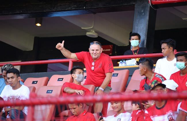 jadi-saksi-mata-bu-kontra-psm-cinta-sepak-bola-indonesia-luar-dalam