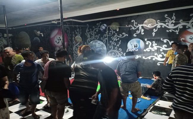 main-judi-cap-jeki-di-aula-cafe-gerombolan-penjudi-dibubarkan-tentara
