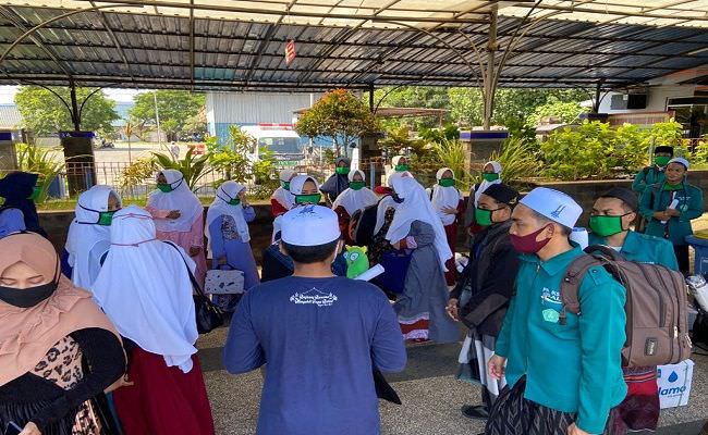 susul-santri-20-ustaz-pondok-pesantren-sukorejo-dipulangkan-ke-bali