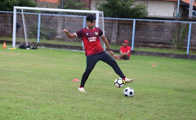 KE TIMNAS: Salah seorang pemain muda Bali United Kadek Arel Priyatna yang dipanggil bedrgabung Timnas.