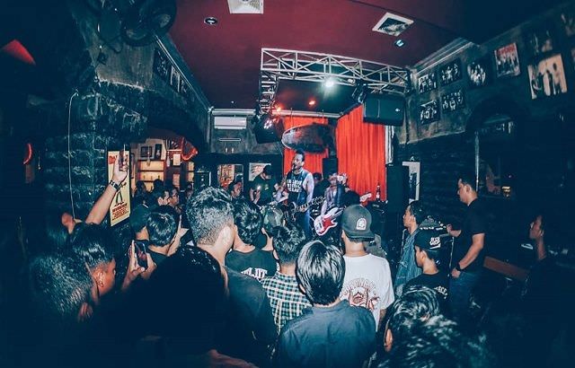 woowditengah-pandemi-covid-19-jrx-sukses-bikin-konser-di-twice-bar
