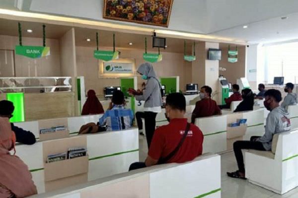 17-ribu-pekerja-jadi-korban-phk-bp-jamsostek-salurkan-jht-rp-286-m