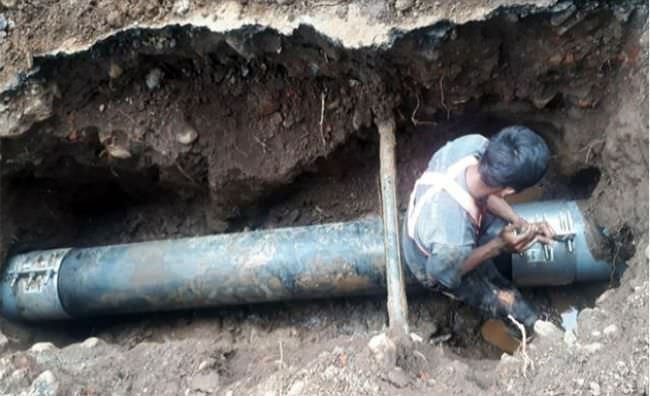 Gangguan pada Perusahaan Umum Daerah (Perumda) Air Minum Tirta Mangutama Kabupaten Badung diakibatkan adanya pekerjaan pemasangan screen atau saringan bak penangkap air di SPAM Regional IPA Penet.