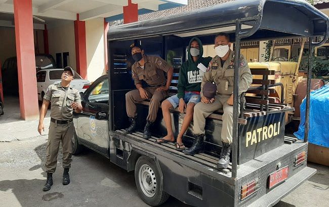 sogok-oknum-agar-bisa-lolos-ke-bali-warga-sumba-ungkap-fakta-ini