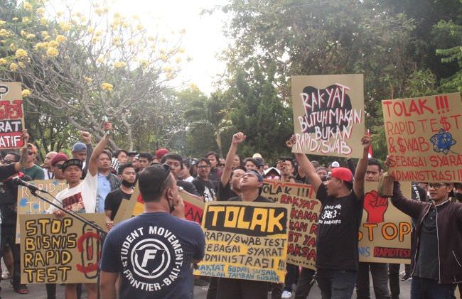 turun-ke-jalan-desak-koster-stop-rapid-test-untuk-syarat-administrasi