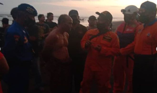 bahaya-pantai-air-kuning-miliki-arus-rip-current-ini-ciri-cirinya
