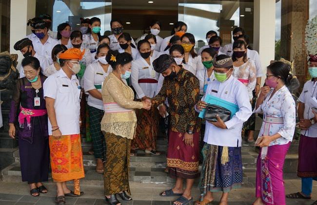 bupati-mas-puji-kinerja-dyahot-sang-ajudan-bagi-tips-jadi-adc-bupati