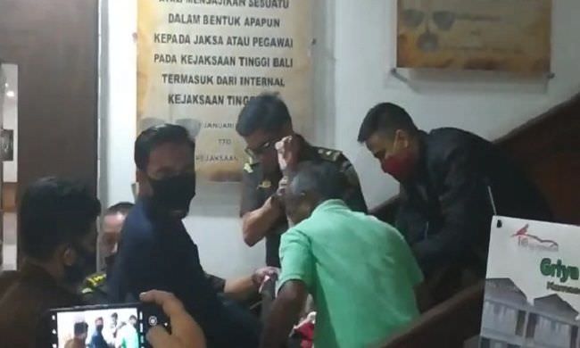sempat-pulang-saat-disidik-penyidik-jadwalkan-tahan-tsk-ke-kerobokan