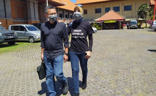viral-pakai-masker-bebaskan-jrx-eep-dan-sandrina-datangi-polda-bali
