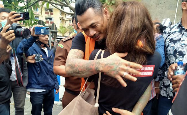 jrx-di-atas-angin-eksepsi-kuasa-hukum-bongkar-kengawuran-berkas-jaksa