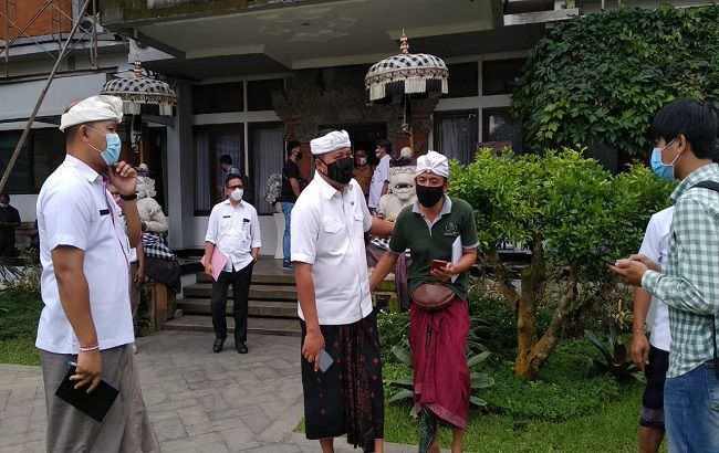 konflik-mereda-bupati-mahayastra-ajak-gabung-jadi-desa-adat-pakudui