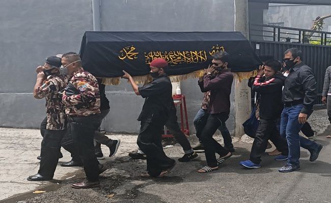 taat-beribadah-keluarga-menilai-kematian-tri-nugraha-ada-yang-janggal