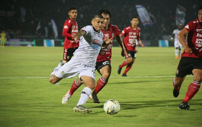 teco-enggan-gegabah-di-laga-awal-liga-1-marking-ketat-alex-dan-ciro