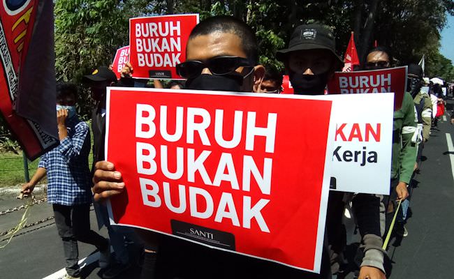 ketua-dpr-ri-puan-maharani-ke-bali-disambut-demo-omnibus-law-di-renon