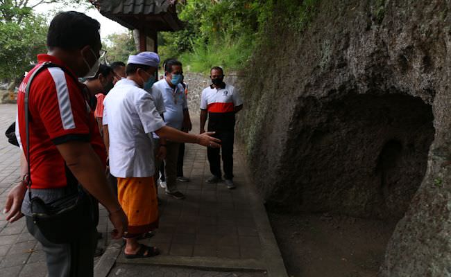 kunjungan-wisata-ke-goa-jepang-kadispar-klungkung-ngaku-malu