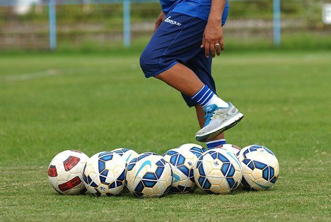 liga-tak-kunjung-bergulir-bangkrut-klub-terancam-bubar-tengah-jalan