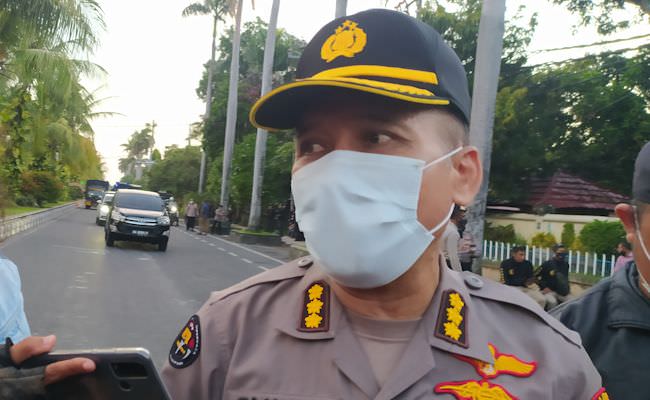 polda-bali-belum-temukan-pelaku-pemasang-poster-provokatif-omnibus-law