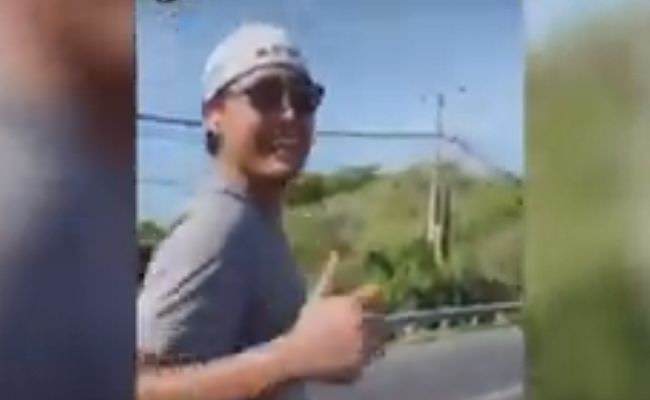 pria-joging-dikawal-polisi-ternyata-cucu-salah-satu-orang-terkaya