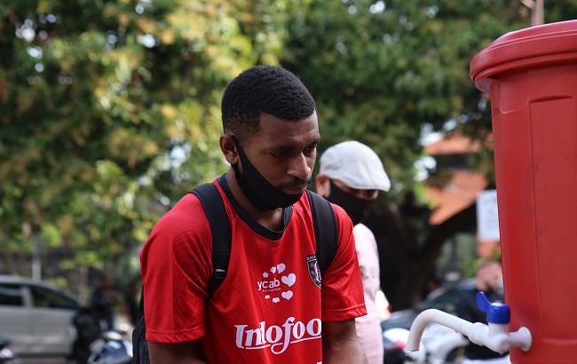 skill-di-lapangan-dipuji-teco-pemain-papua-ini-nikmati-trial-di-bali