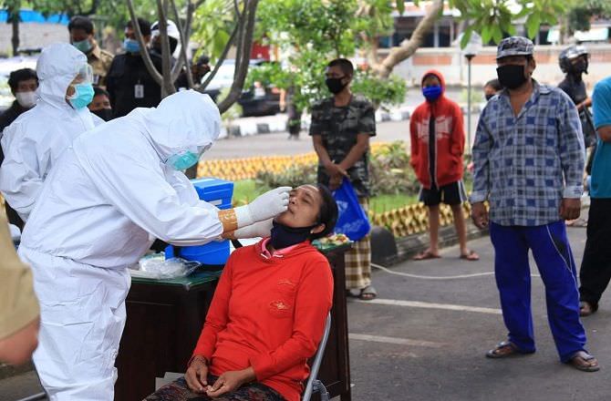 bali-swab-test-masal-2000-orang-per-hari-ini-rencana-bupati-suwirta