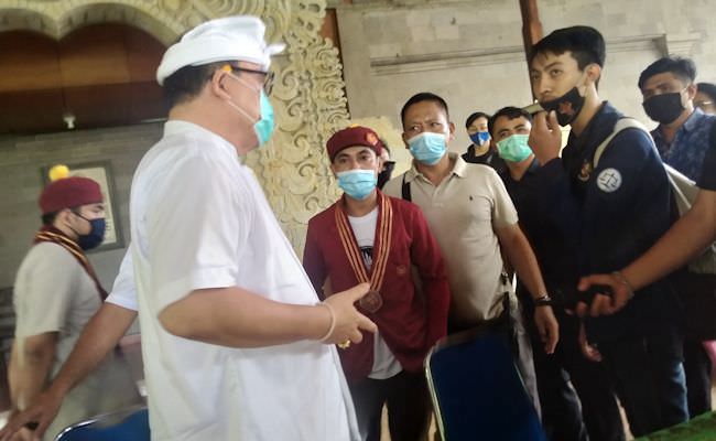 hal-menarik-sidang-rakyat-soal-omnibus-mik-dimatikan-dan-usir-polisi