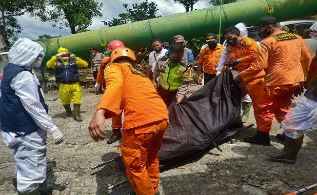 sempat-hilang-wn-argentina-ditemukan-tewas-mengambang-di-air-terjun