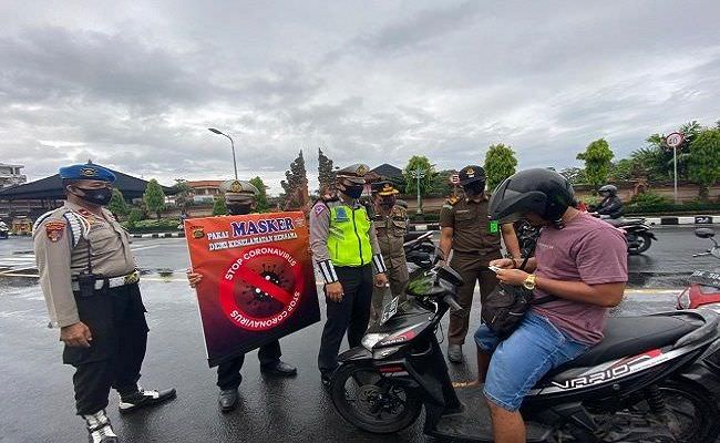 tim-yustisi-banyak-temukan-warga-bawa-masker-tapi-tak-dipakai