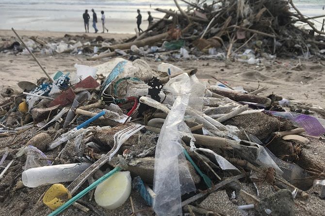 sampah-pesisir-pantai-di-badung-menggilasehari-kemarin-tembus-280-ton