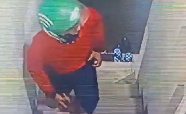 terduga-pembunuh-dwi-farica-terekam-cctv-pakai-helm-ojol-baju-merah