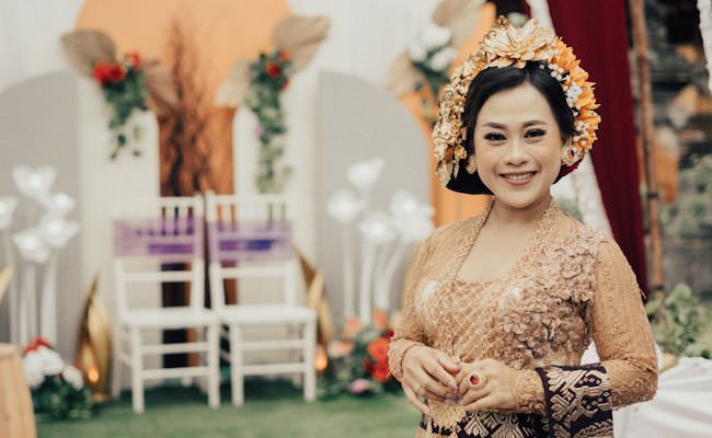 tri-puspa-nyanyikan-kisah-ditinggal-nikah-di-lagu-tusing-jodoh-tiang