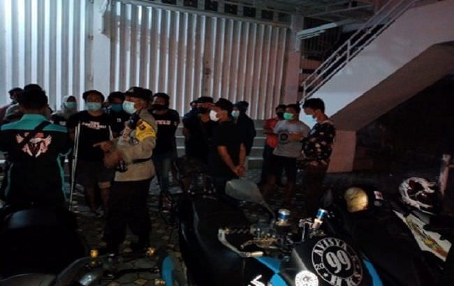 bikin-kerumunan-satgas-covid-desa-pemecutan-kaja-bubarkan-geng-motor