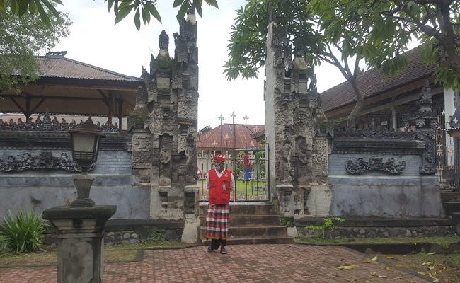 perwakilan-dadia-dilarang-masuk-pecalang-dua-krama-pilih-walk-out