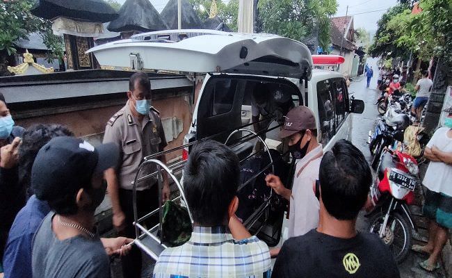 sadis-warga-munduk-buleleng-dibunuh-depan-istrinya-saat-pesta-miras