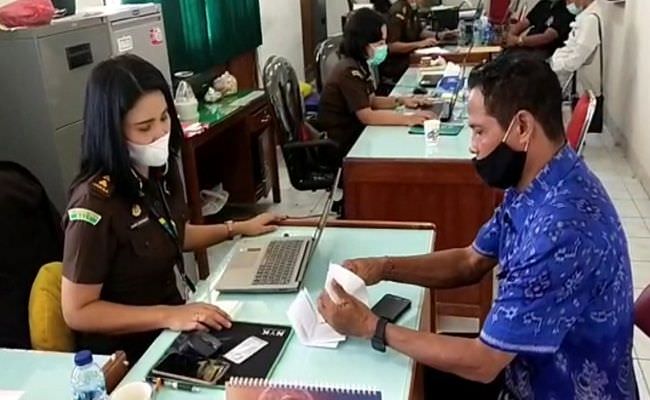 ternyata-uang-korupsi-juga-dibagi-bagi-sampai-ke-cleaning-service