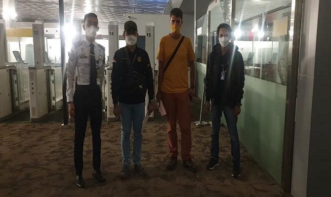 bekerja-di-hotel-di-karangasem-tanpa-izin-imigrasi-deportasi-wn-ceko
